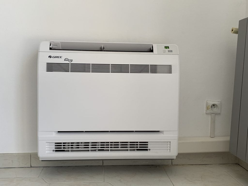 Console de climatisation à Villeveyrac